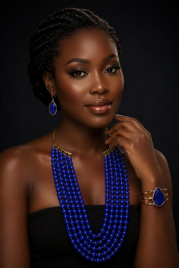 BLUE GLASS CHOKER SET