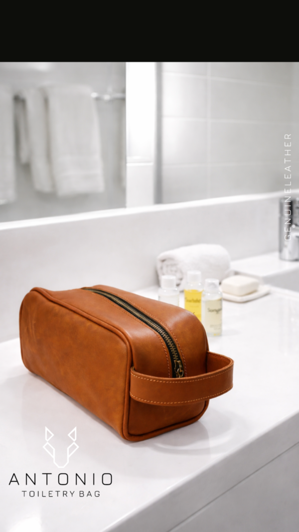 instories_D221FF4C-2481-4EC1-8731-B339550A14EC CHESTNUT LEATHER WASHBAG