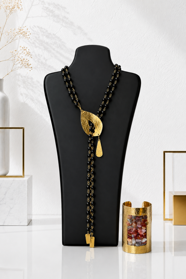 7AB715AB-552A-4350-B390-EC7F32B8E006 Black Bead Neckpiece Set